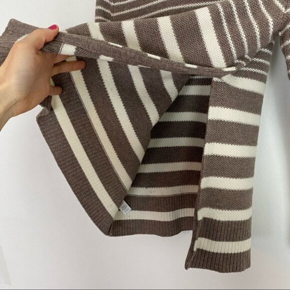 EUC Athleta Striped Kennewick Side Slit Pullover Sweater Tan Cream Womens XXS - Picture 6 of 15